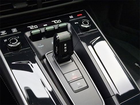 Used 2025 Porsche 911 Carrera image 20