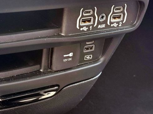 Used 2022 Chrysler Pacifica Touring-L w/ S Appearance Package AWD/4WD image 33