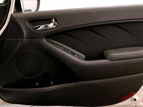 Used 2017 Kia Forte SX FWD image 23