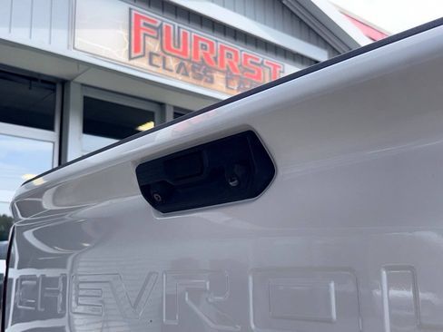 Used 2022 Chevrolet Silverado 2500 High Country w/ Z71 Off-Road Package AWD/4WD image 9