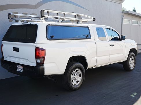 Used 2021 Toyota Tacoma SR image 4