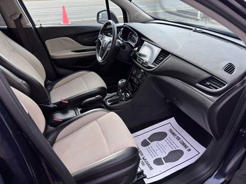 Used 2021 Buick Encore Preferred image 28