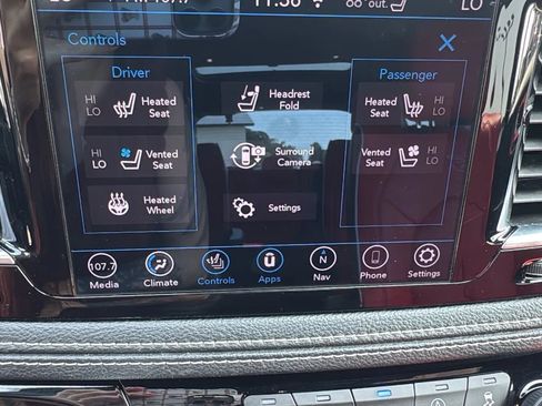 Used 2020 Chrysler Pacifica Limited w/ Quick Order Package 27H Red S FWD image 19