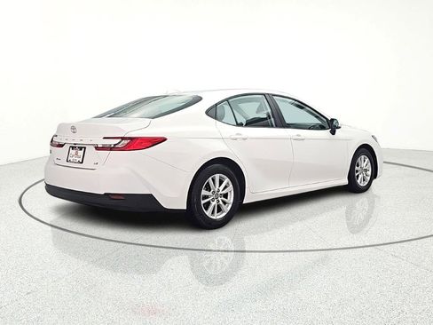 Used 2025 Toyota Camry LE w/ Convenience Package image 9