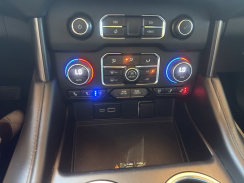 Used 2023 Chevrolet Tahoe High Country AWD/4WD image 19
