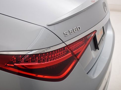 Certified 2022 Mercedes-Benz S 580 4MATIC Sedan image 12