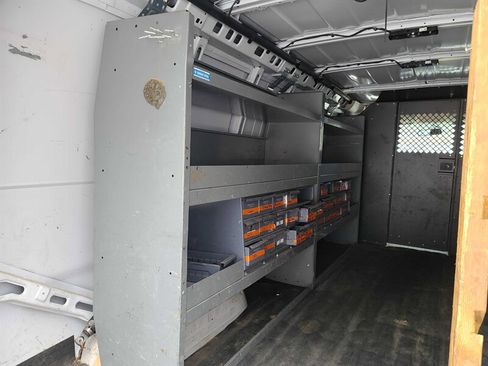 Used 2018 GMC Savana 2500 Extended w/ Driver Convenience Package image 17