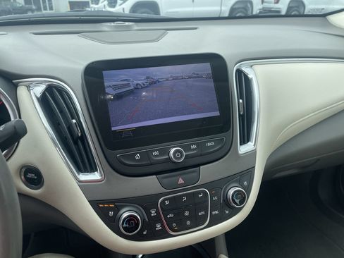 Used 2020 Chevrolet Malibu Premier FWD image 15