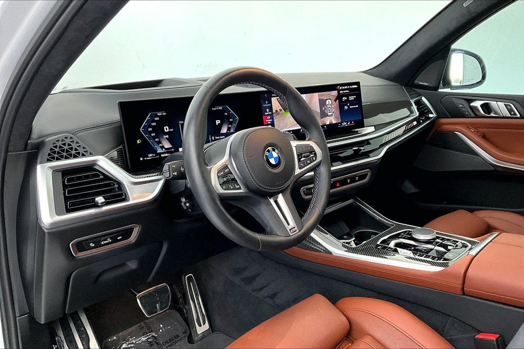 Used 2024 BMW X7 M60i AWD/4WD image 16