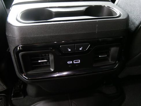 Used 2025 GMC Sierra 1500 AT4 w/ AT4 Premium Package AWD/4WD image 18