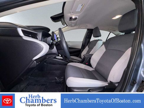 Used 2025 Toyota Corolla LE FWD image 7