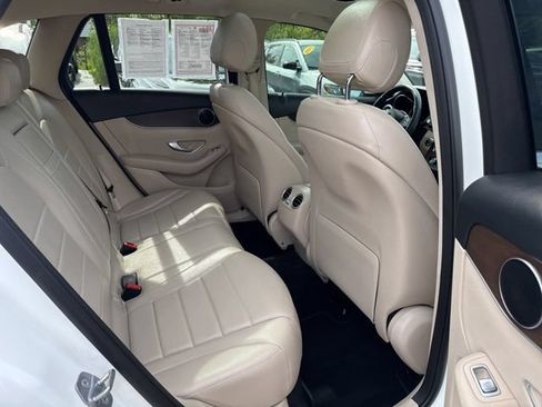 Used 2019 Mercedes-Benz GLC 300 4MATIC image 24