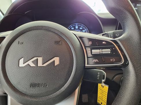 Used 2023 Kia Forte LXS w/ LXS Technology Package FWD image 7