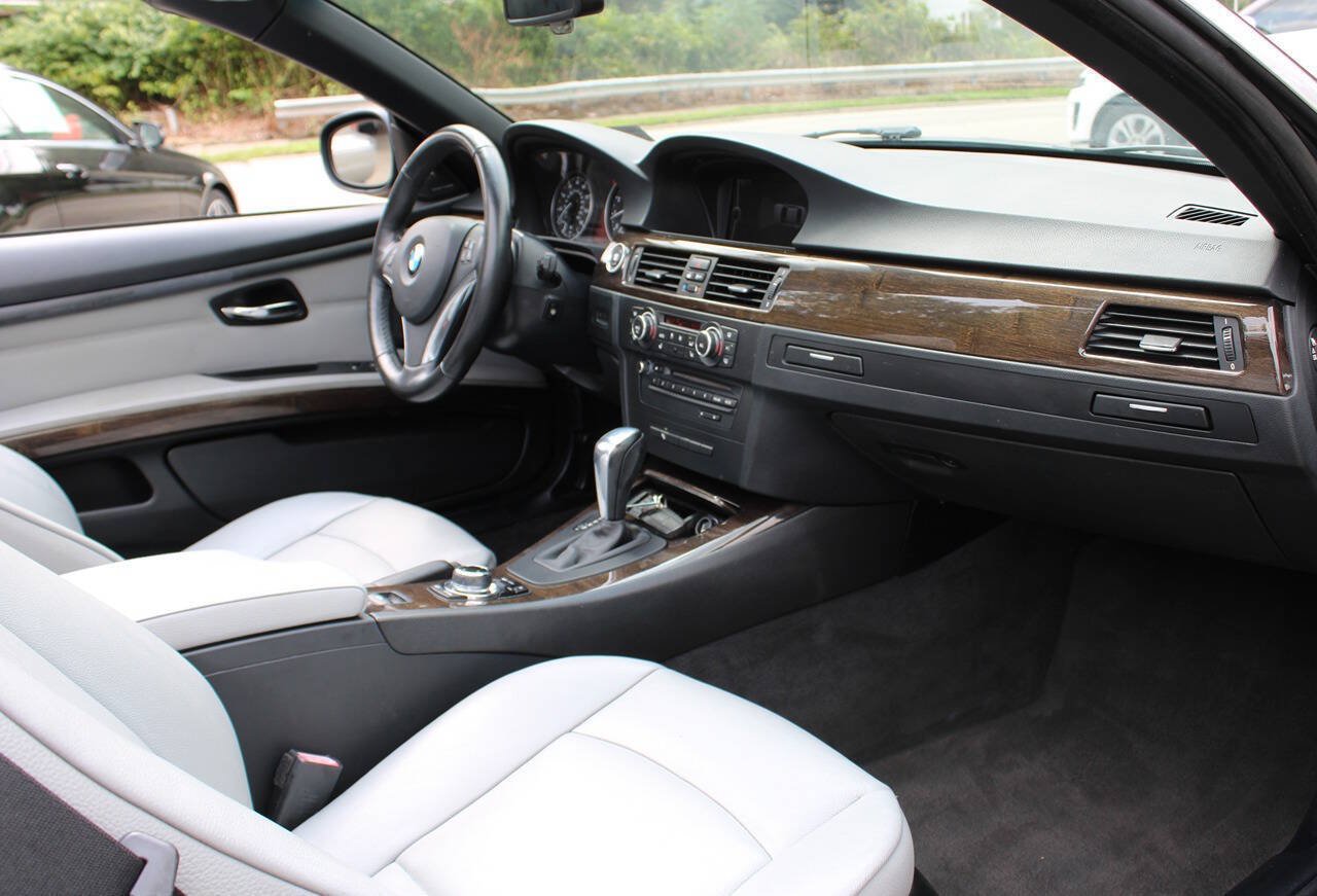 Used 2013 BMW 335i Convertible RWD image 40
