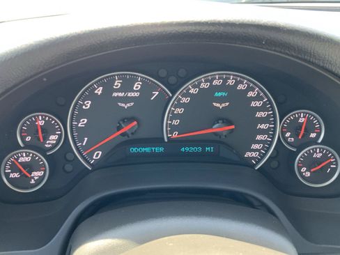 Used 2005 Chevrolet Corvette Coupe w/ Preferred Equipment Group RWD image 28