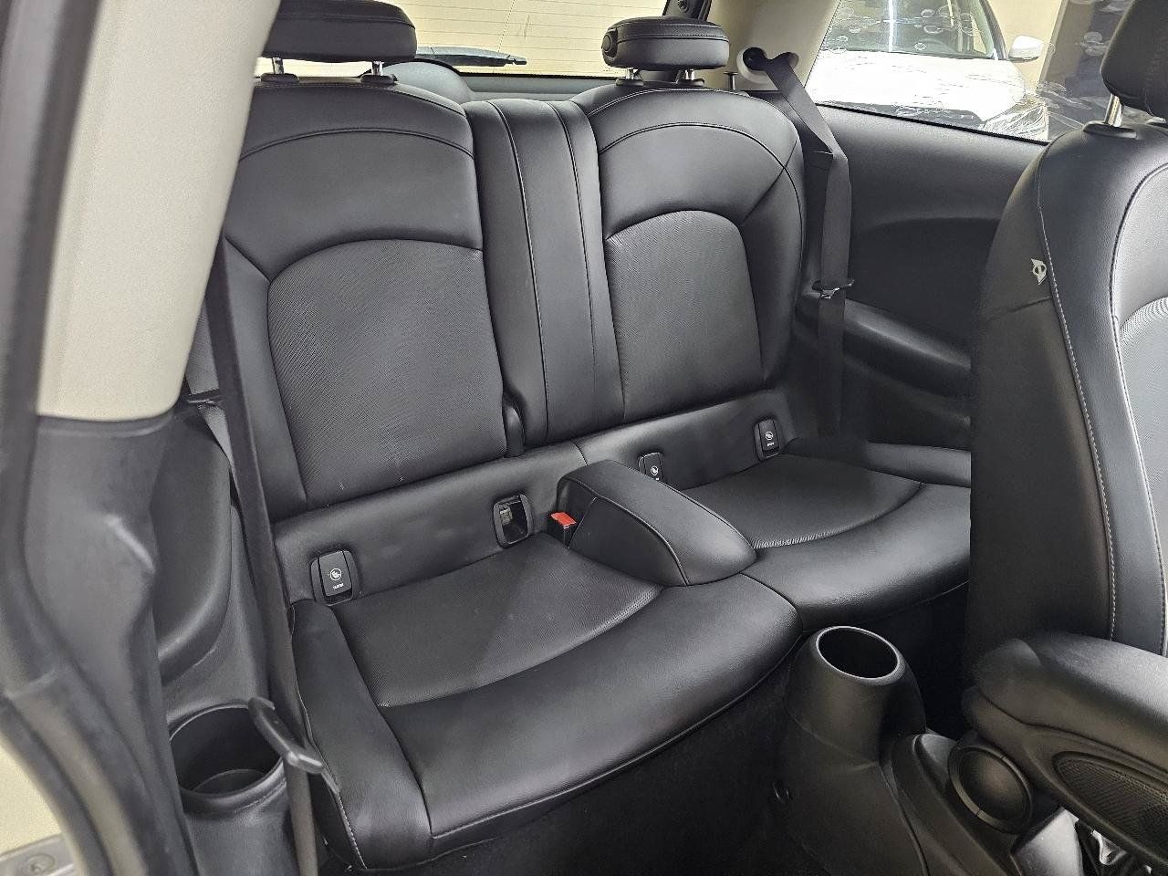 Used 2016 MINI Cooper 2-Door Hardtop FWD image 21