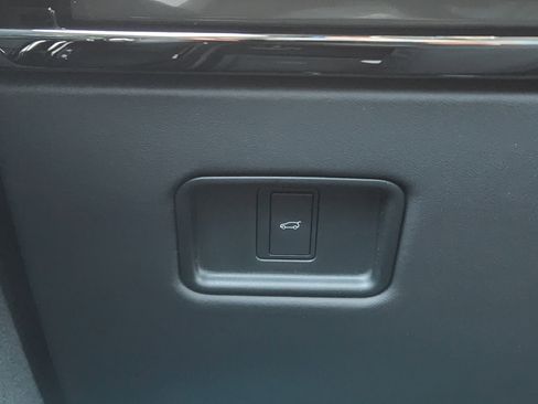 New 2026 Land Rover Range Rover Sport SV image 21