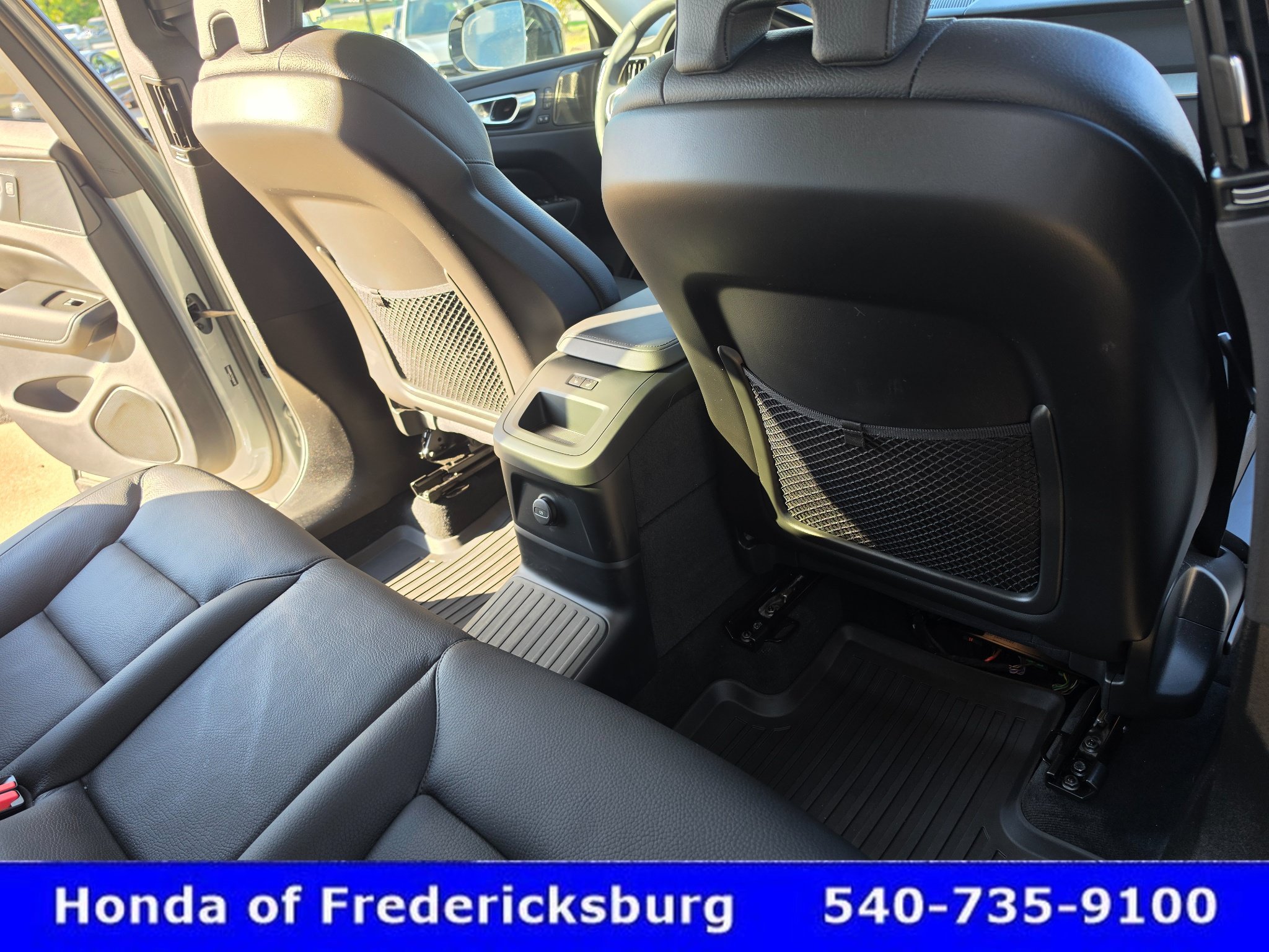 Used 2025 Volvo XC60 T8 Plus w/ Protection Package Premier AWD/4WD image 25