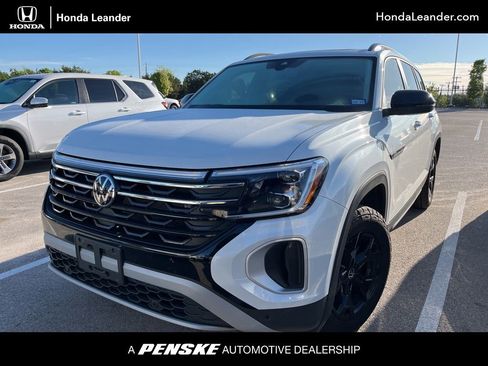 Used 2024 Volkswagen Atlas Peak Edition SEL image 1