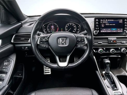 Used 2018 Honda Accord Sport image 8