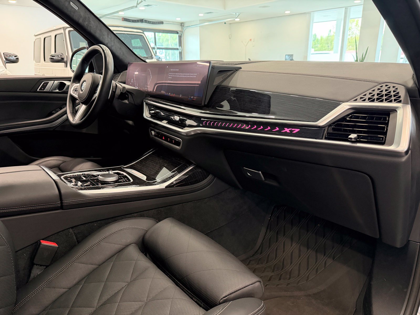Used 2023 BMW X7 xDrive40i w/ M Sport Package AWD/4WD image 27