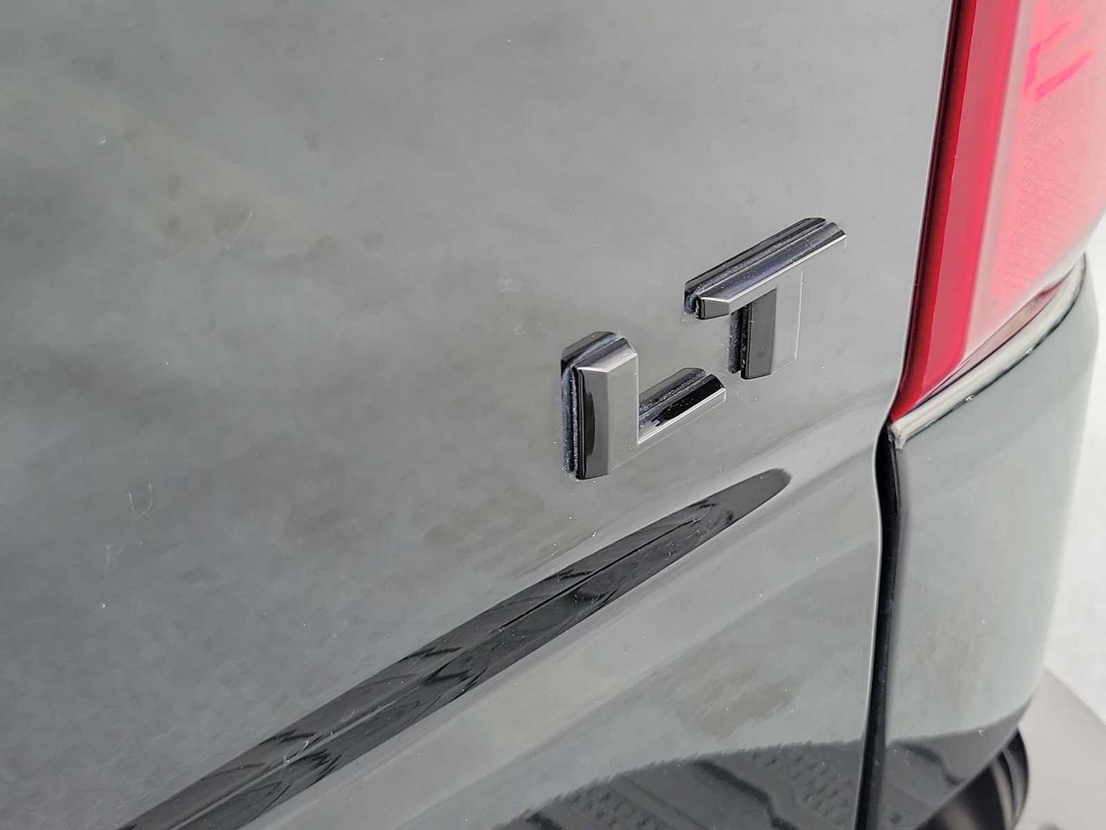 Used 2022 Chevrolet Silverado 1500 LT AWD/4WD image 11
