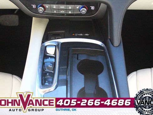 Used 2023 Buick Enclave Essence image 30