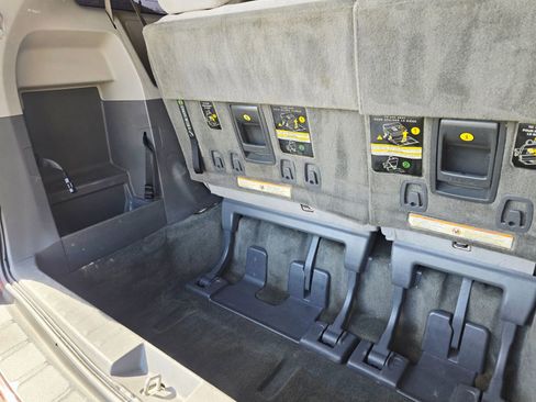 Used 2017 Toyota Sienna LE image 48