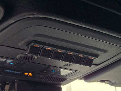 Used 2024 Ford Bronco Black Diamond image 27