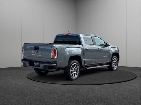 Used 2022 GMC Canyon Denali image 9