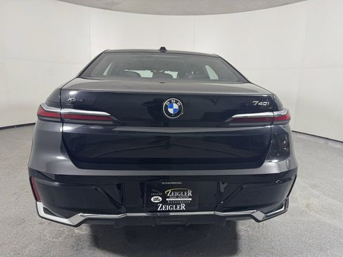 Used 2025 BMW 740i xDrive image 7