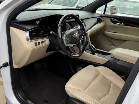 Used 2019 Cadillac XT5 Luxury AWD/4WD image 10