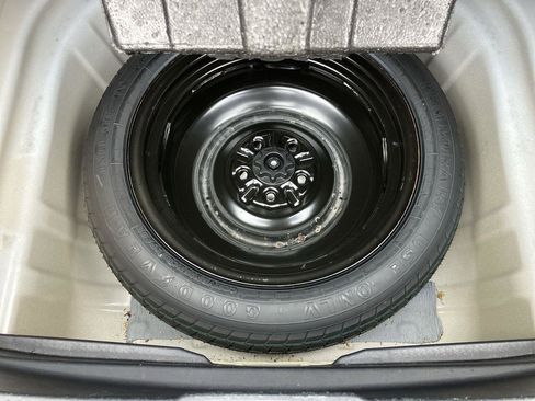 Used 2017 Toyota Camry XLE image 25