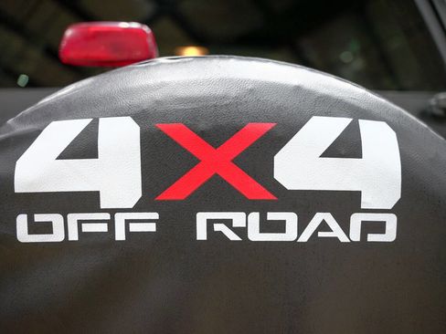 Used 1999 Chevrolet Tracker 2WD Convertible w/ Preferred Equipment Group 2 image 36