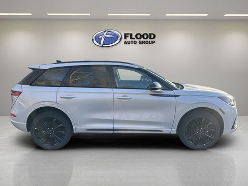 New 2026 Lincoln Corsair Premiere image 4