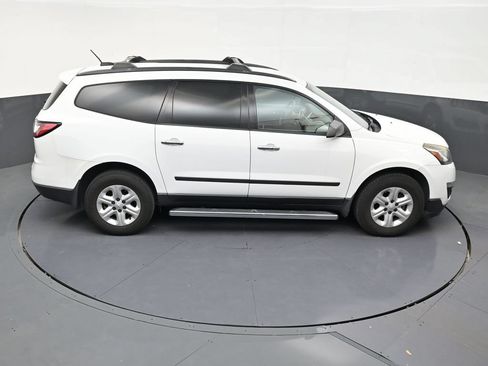 Used 2017 Chevrolet Traverse LS FWD image 16