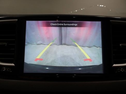 Used 2022 Chrysler Pacifica Touring-L image 26