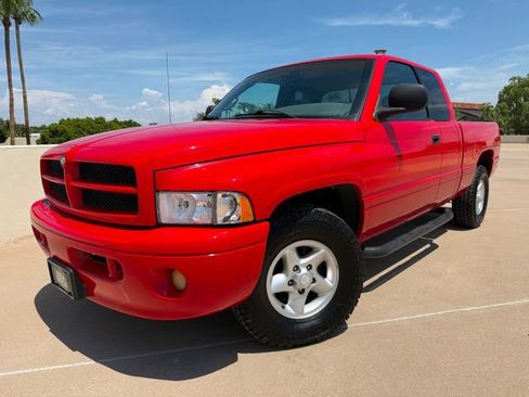 Used 2001 Dodge Ram 1500 Truck 2WD Quad Cab image 1