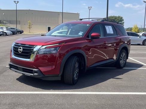 Used 2024 Nissan Pathfinder SV FWD image 7