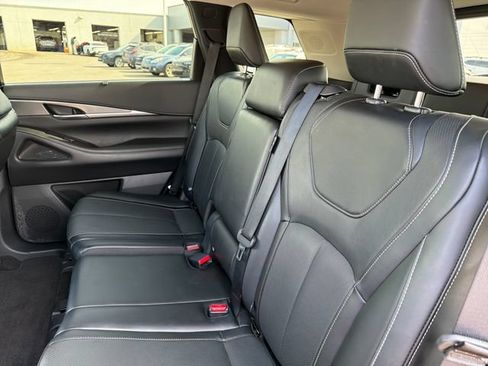Used 2023 INFINITI QX60 Luxe w/ Cargo Package FWD image 22