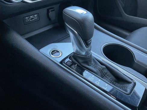 Used 2025 Nissan Altima 2.5 SV image 33