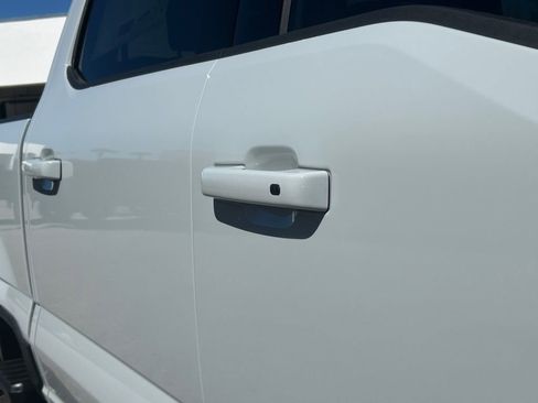 New 2026 Ford F250 Lariat w/ Black Appearance Package image 24