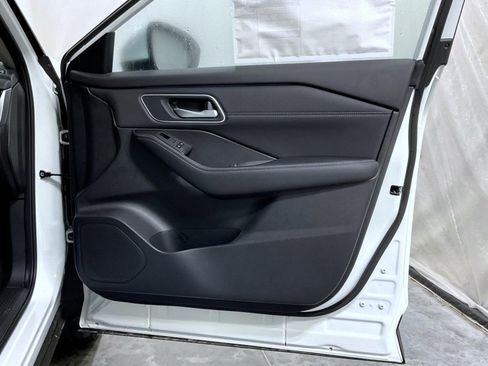 New 2026 Nissan Rogue Platinum AWD/4WD image 17