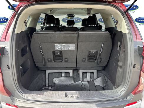 Used 2025 Kia Carnival FWD image 27