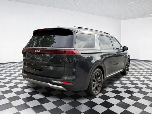 Used 2023 Kia Carnival SX Prestige FWD image 4