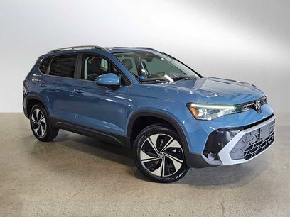 New 2025 Volkswagen Taos SE