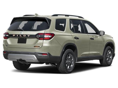 New 2026 Honda Pilot TrailSport image 2