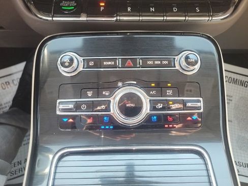 Certified 2022 Lincoln Nautilus Reserve w/ Luxury Package AWD/4WD image 7