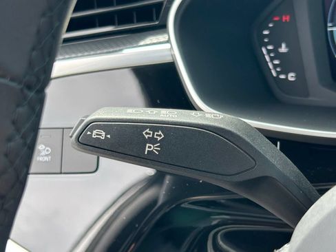 Used 2025 Audi Q3 2.0T Premium w/ Convenience Package AWD/4WD image 29
