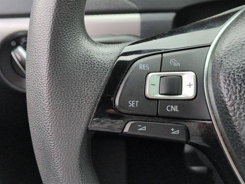 Used 2015 Volkswagen Jetta SE FWD image 18